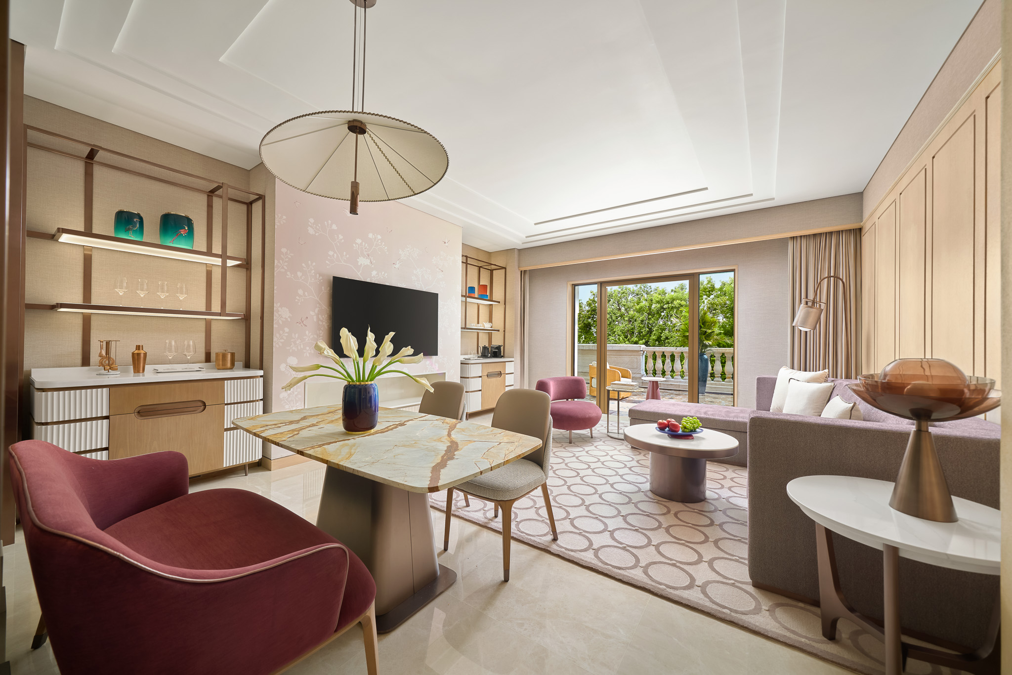 LAKE VIEW SUITE