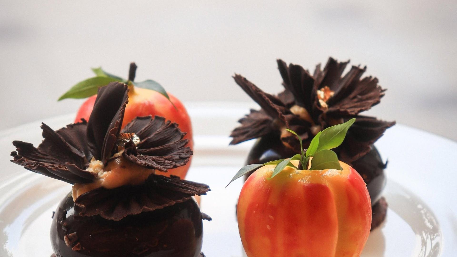Chocolate and fruit petits fours